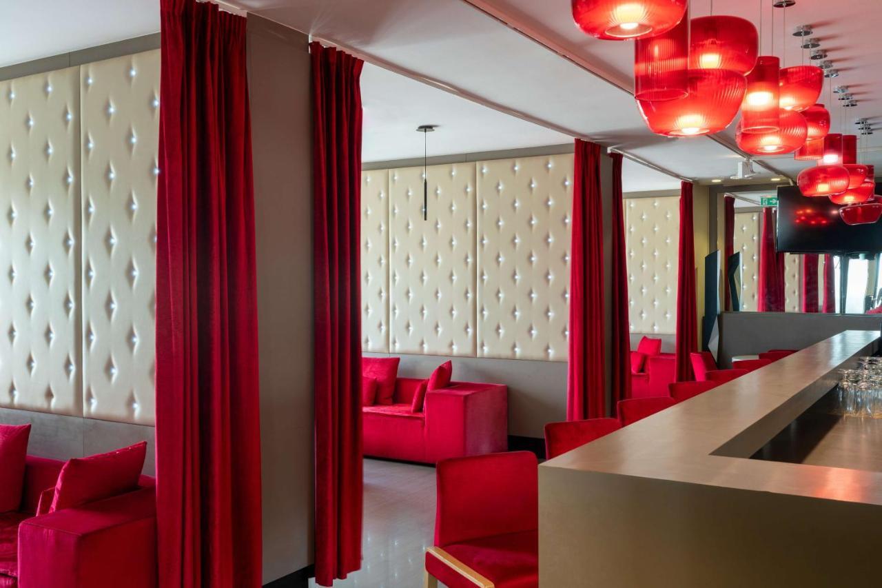 Radisson Blu Hotel NʼDjamena Exteriör bild