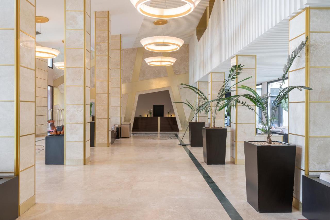 Radisson Blu Hotel NʼDjamena Exteriör bild