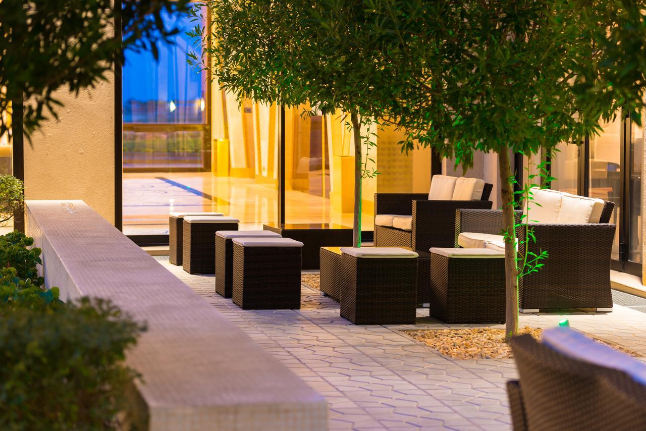 Radisson Blu Hotel NʼDjamena Exteriör bild